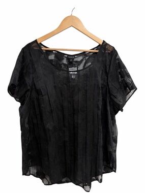 Torrid Women’s Abbey Cotton Clip Floral Button Back Blouse Deep Black